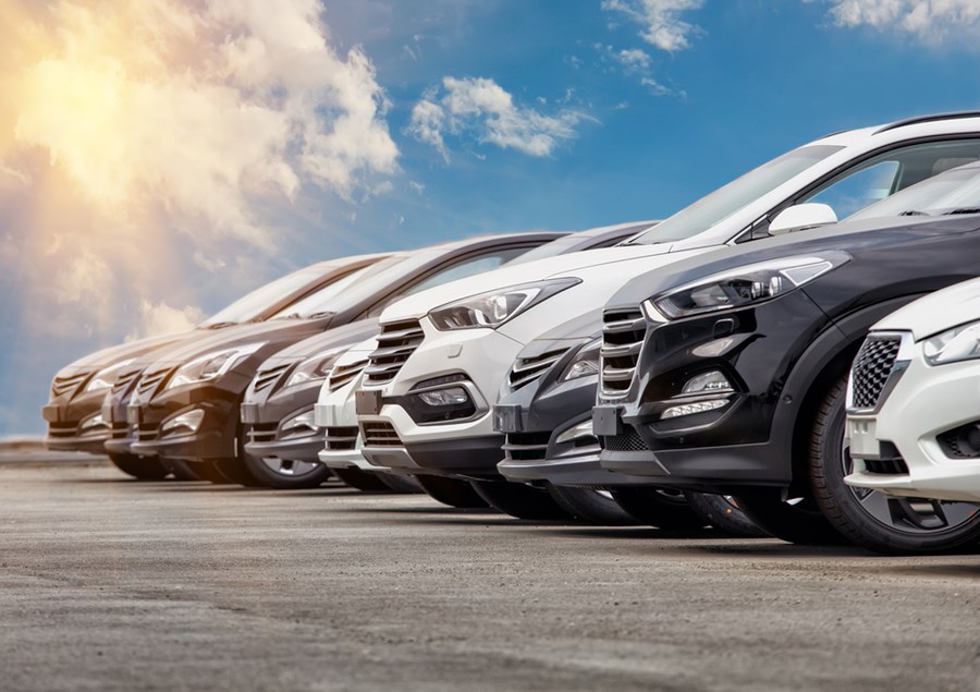 Carros estacionados (Shutterstock)