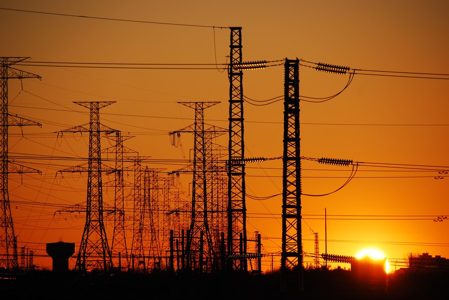 Linhas de transmissão de energia (Shutterstock)