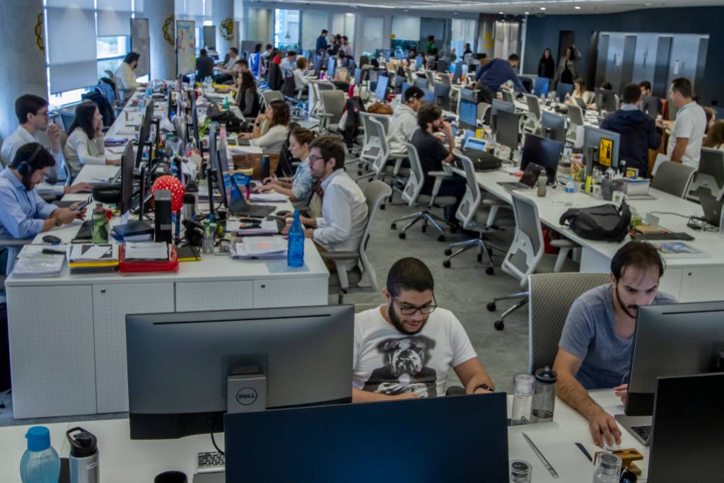 Funcionários do C6 Bank trabalhandoi