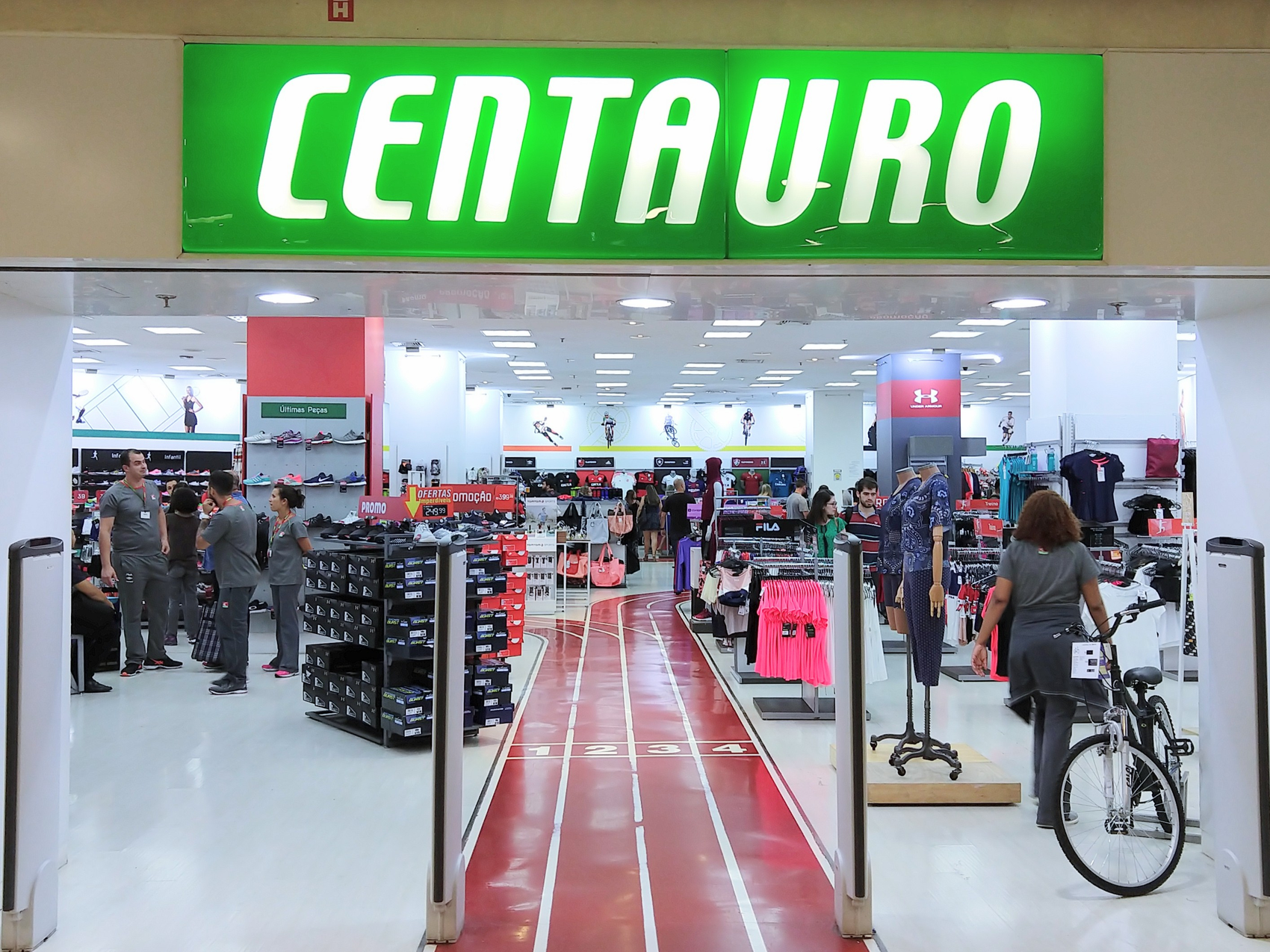 Loja da Centauro em shopping center (Shutterstock)