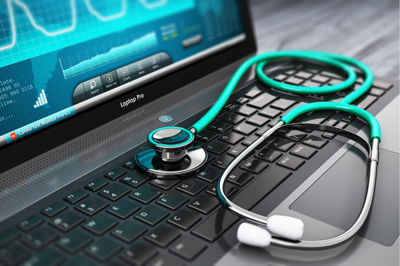 Saúde estetoscópio notebook (Shutterstock)