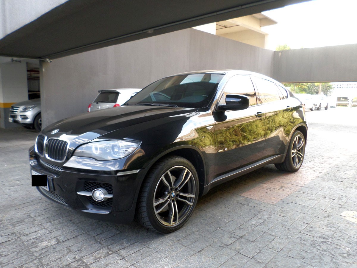 Carro BMW X6 preto