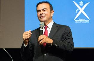Carlos Ghosn em palestra na Escola Politécnica de Paris