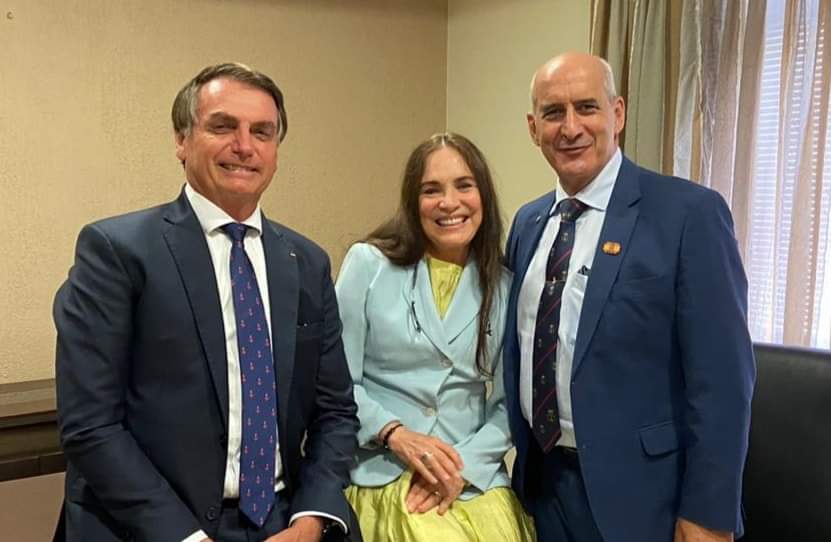 A atriz Regina Duarte, secretária especial da Cultura, e o presidente Jair Bolsonaro