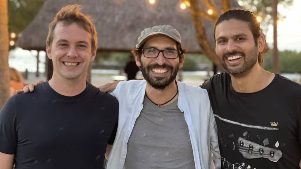 Antonio Molins, Jorge Soto Moreno e Dhaval Chadha, cofundadores da Justos (Divulgação)