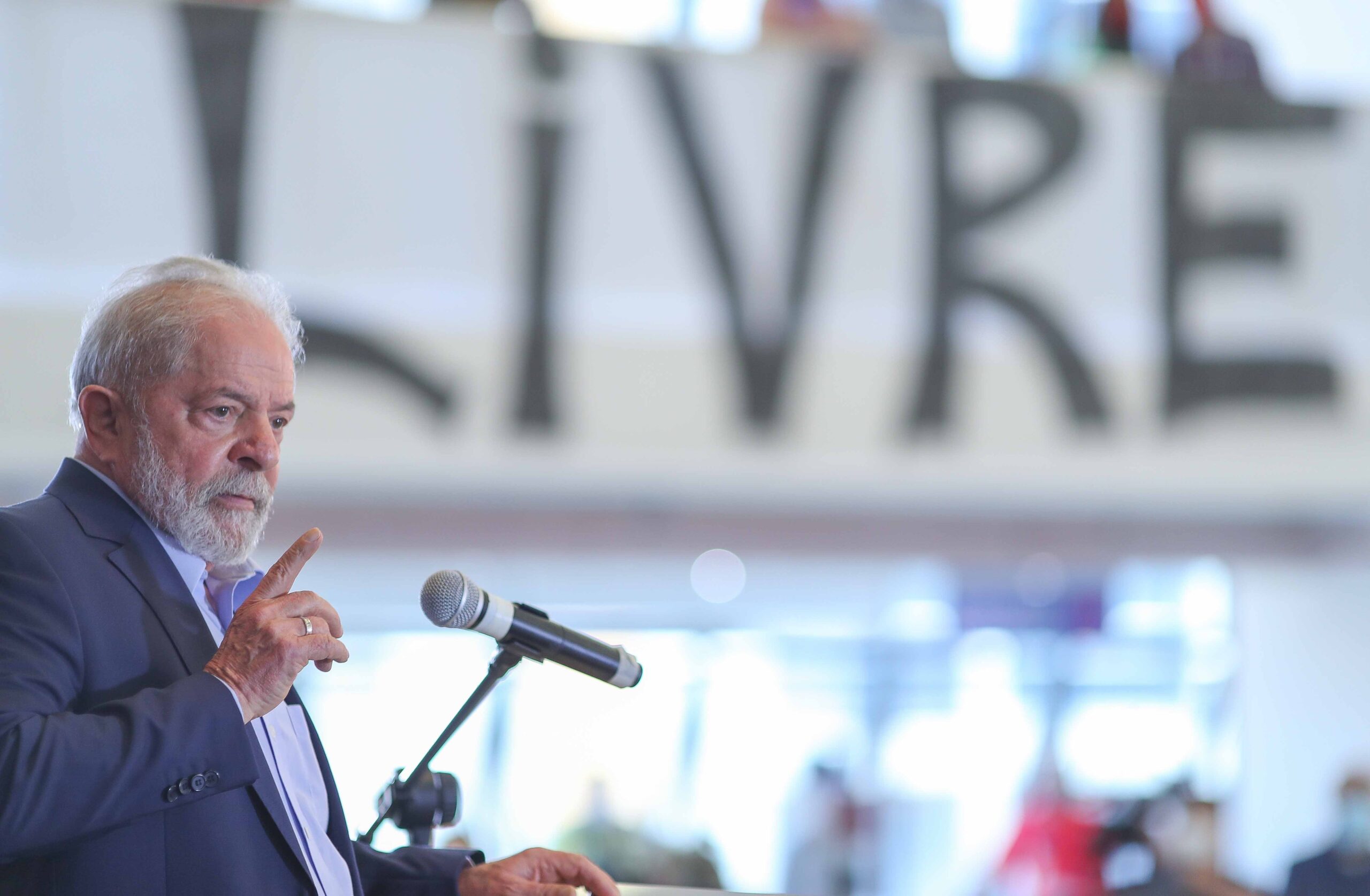 O ex-presidente Luiz Inácio Lula da Silva concede entrevista coletiva (Foto: Ricardo Stuckert)