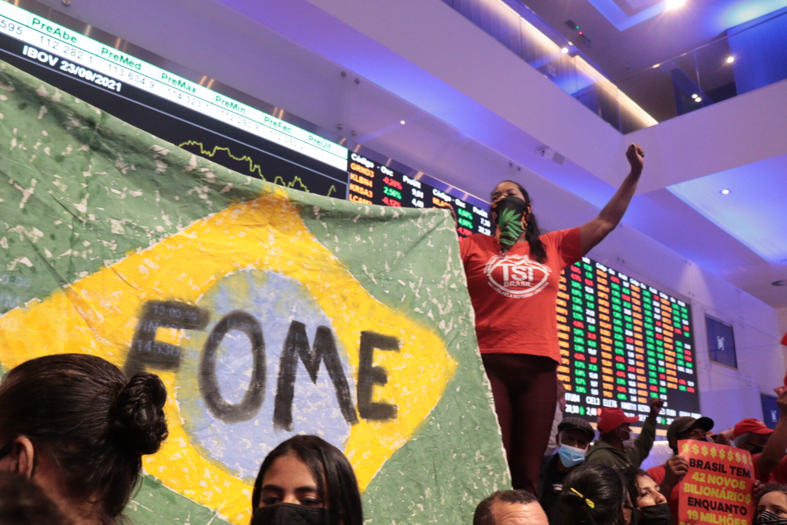 MTST ocupa a Bolsa de Valores de São Paulo (B3)