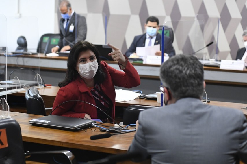 Simone Tebet, na reunião da CCJ