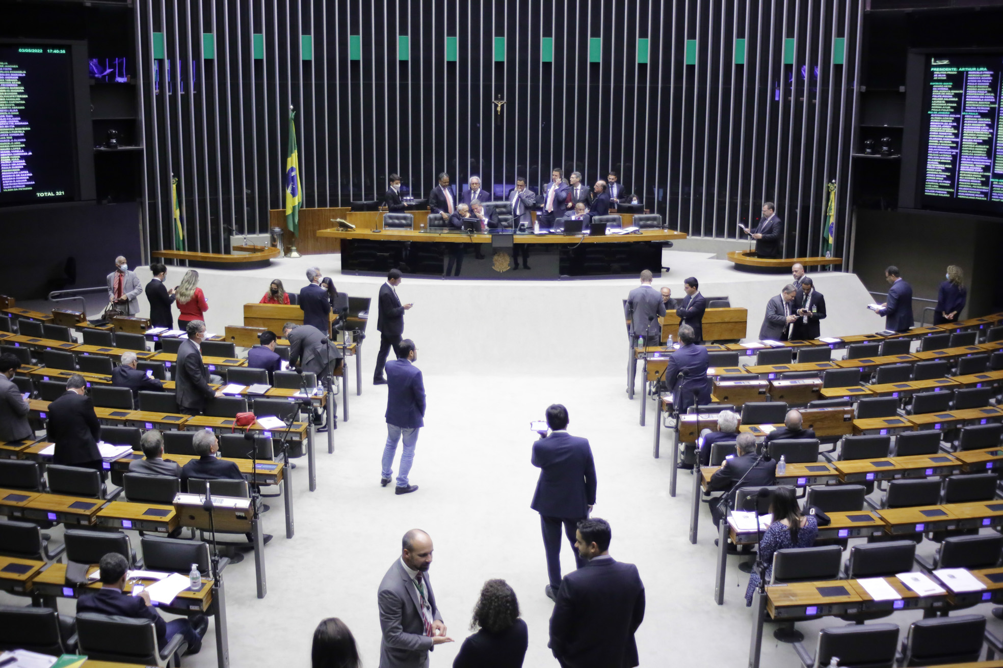 Deputados discutem e votam propostas no plenário da Câmara em 3 de maio de 2022 (Foto: Paulo Sergio/Câmara dos Deputados)