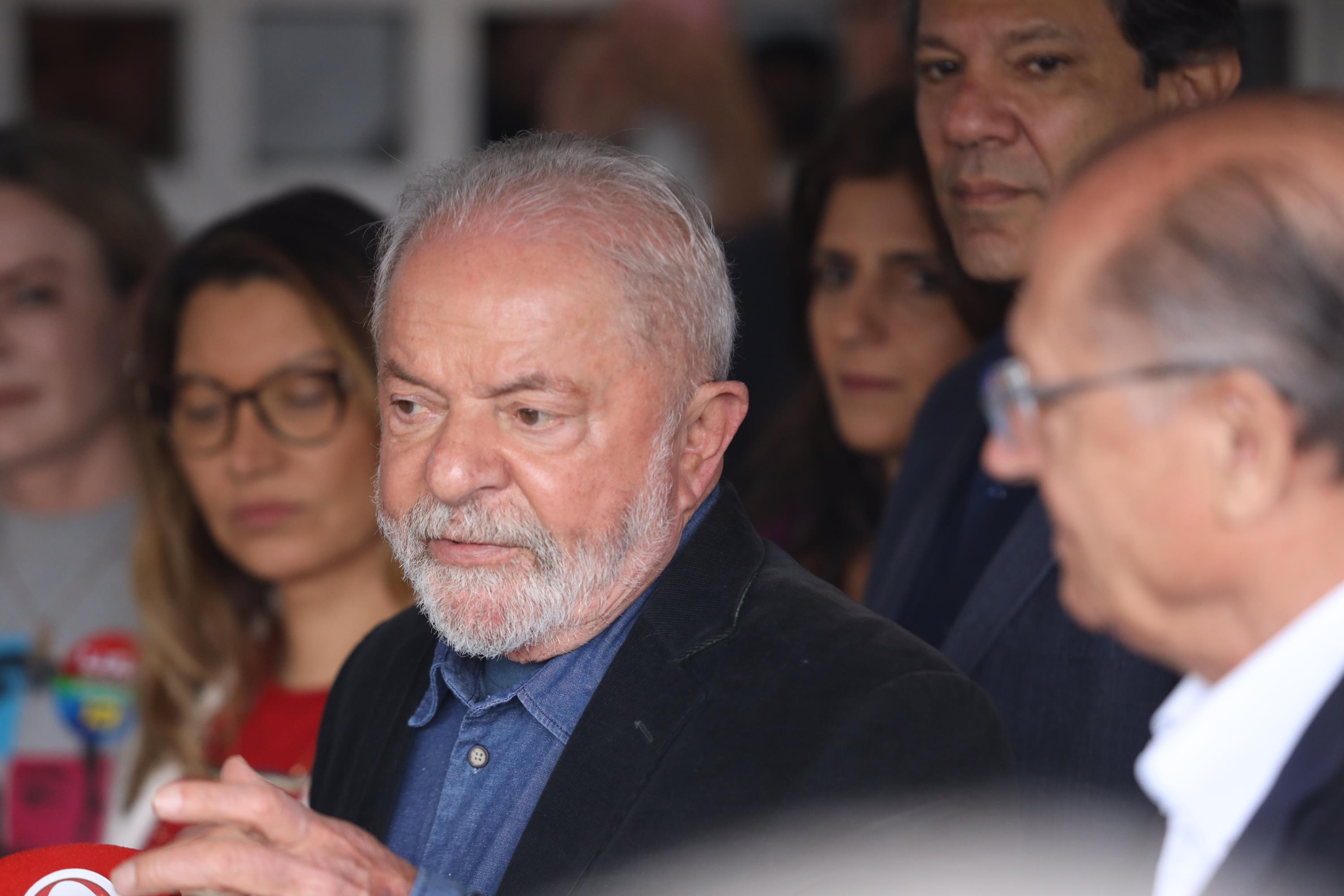 O ex-presidente e candidato Luiz Inário Lula da Silva (PT) vota em São Bernardo do Campo, no ABC paulista, neste domingo (2), no primeiro turno das eleições de 2022 (Foto: DANILO M YOSHIOKA/FUTURA PRESS/FUTURA PRESS/ESTADÃO CONTEÚDO)