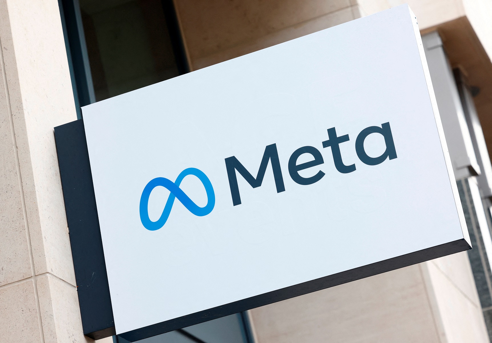 Logotipo da Meta Platforms é visto em Bruxelas, na Bélgica. 06/12/2022. REUTERS/Yves Herman