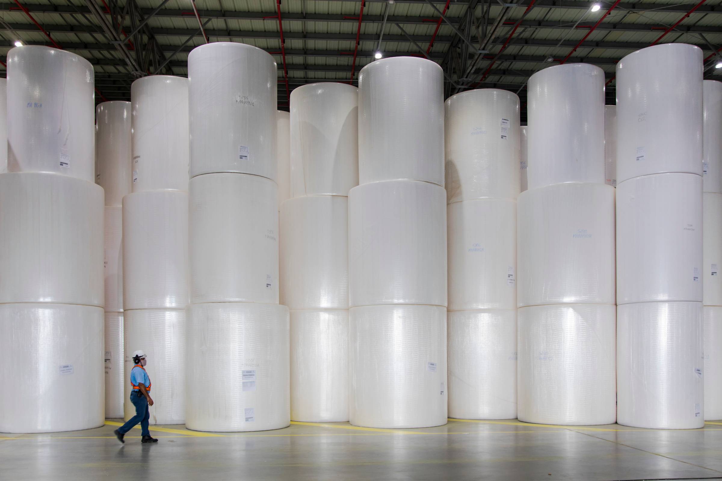 Bobinas de papel da Suzano Papel e Celulose