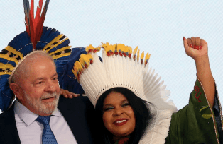 O presidente Luiz Inácio Lula da Silva, participa da cerimônia de posse da ministra dos Povos Indígenas, Sonia Guajajara (Foto: Valter Campanato/Agência Brasil)