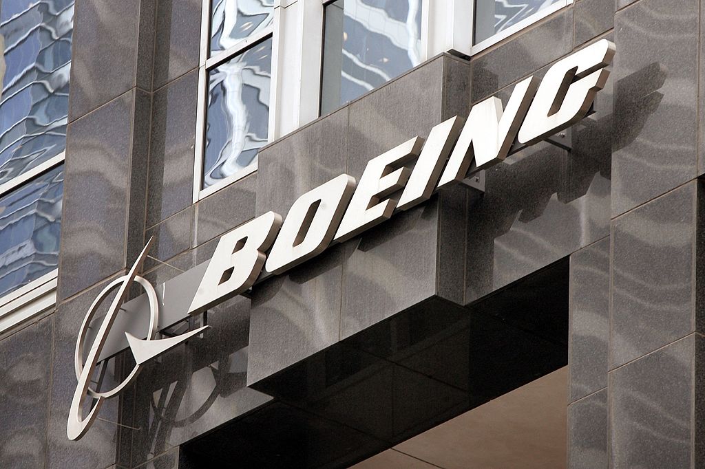 Logo da Boeing na fachada do prédio da sede mundial corporativa da empresa, em Chicago, Illinois, em 28 de novembro de 2006 (Foto: Scott Olson/Getty Images)
