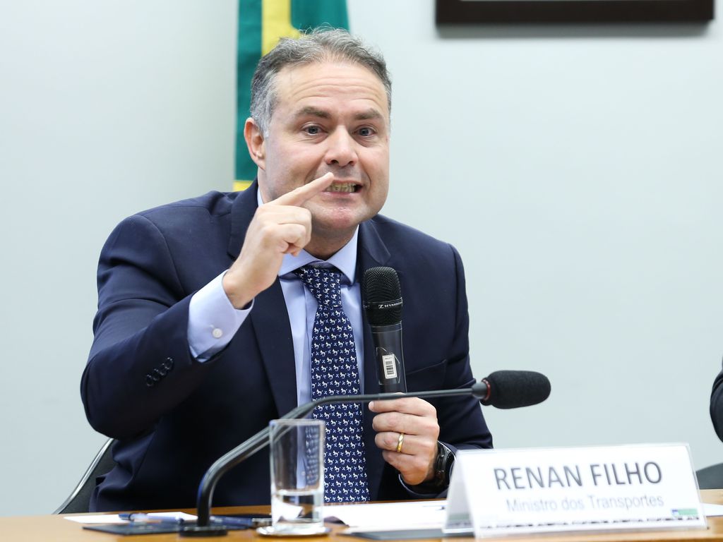 O ministro dos Transportes, Renan Filho (MDB), durante depoimento na Comissão de Viação e Transportes da Câmara dos Deputados (Foto: Lula Marques/ Agência Brasil).