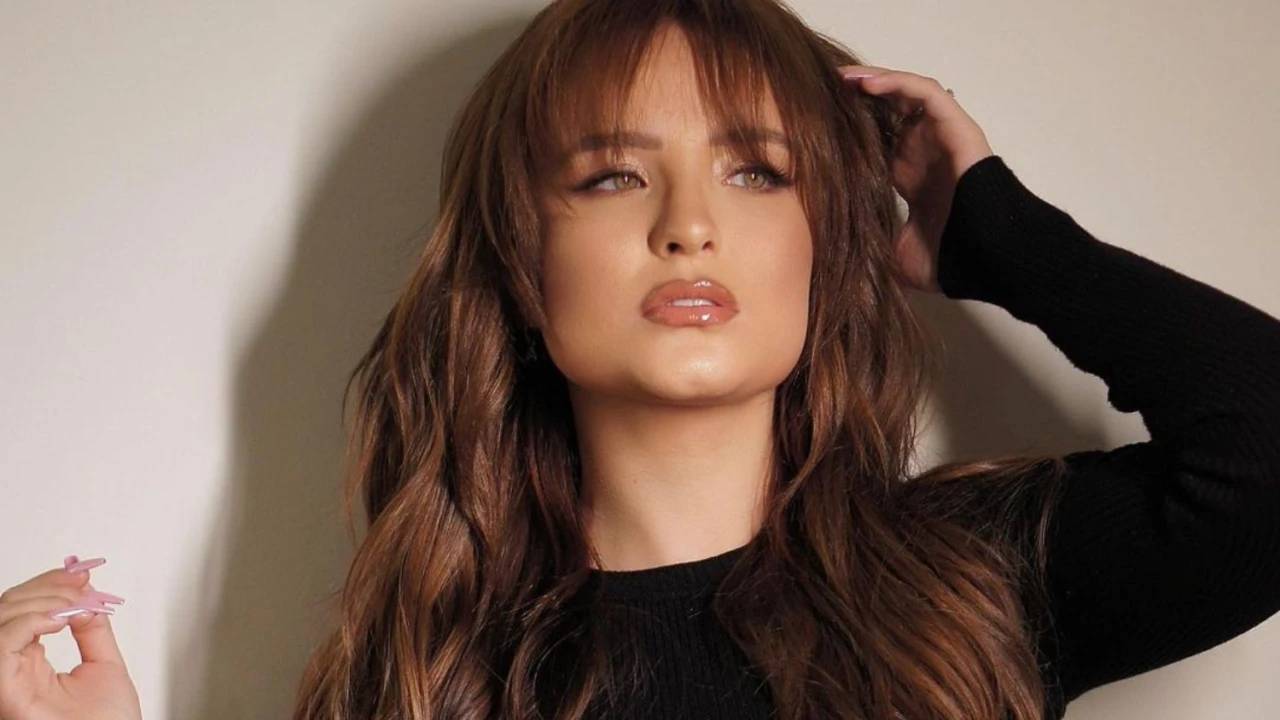 A atriz e cantora Larissa Manoela rompeu a sociedade que possuía com os pais (Foto: Reprodução/Instagram)