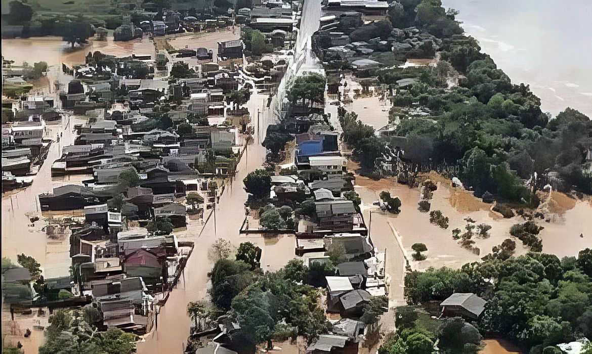 Município de Bom Retiro do Sul (RS) coberto por água após passagem de ciclone Foto: Marinha do Brasil/RS