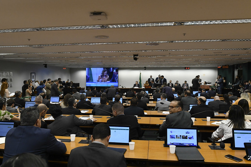 A Comissão Mista de Orçamento (CMO) do Congresso Nacional em reunião (Foto: Roque de Sá/Agência Senado)