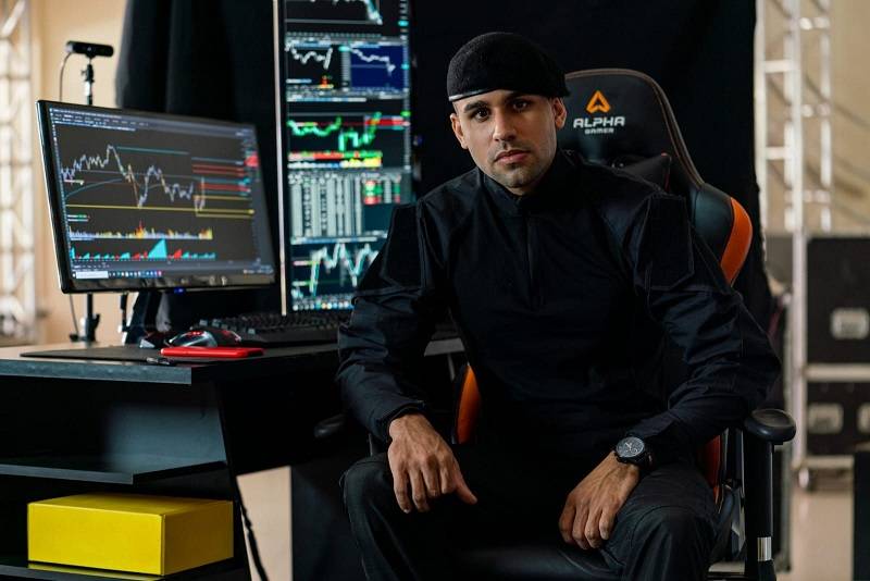 Maxwell Silva, day trader e produtor conteúdos educativos para a Rico