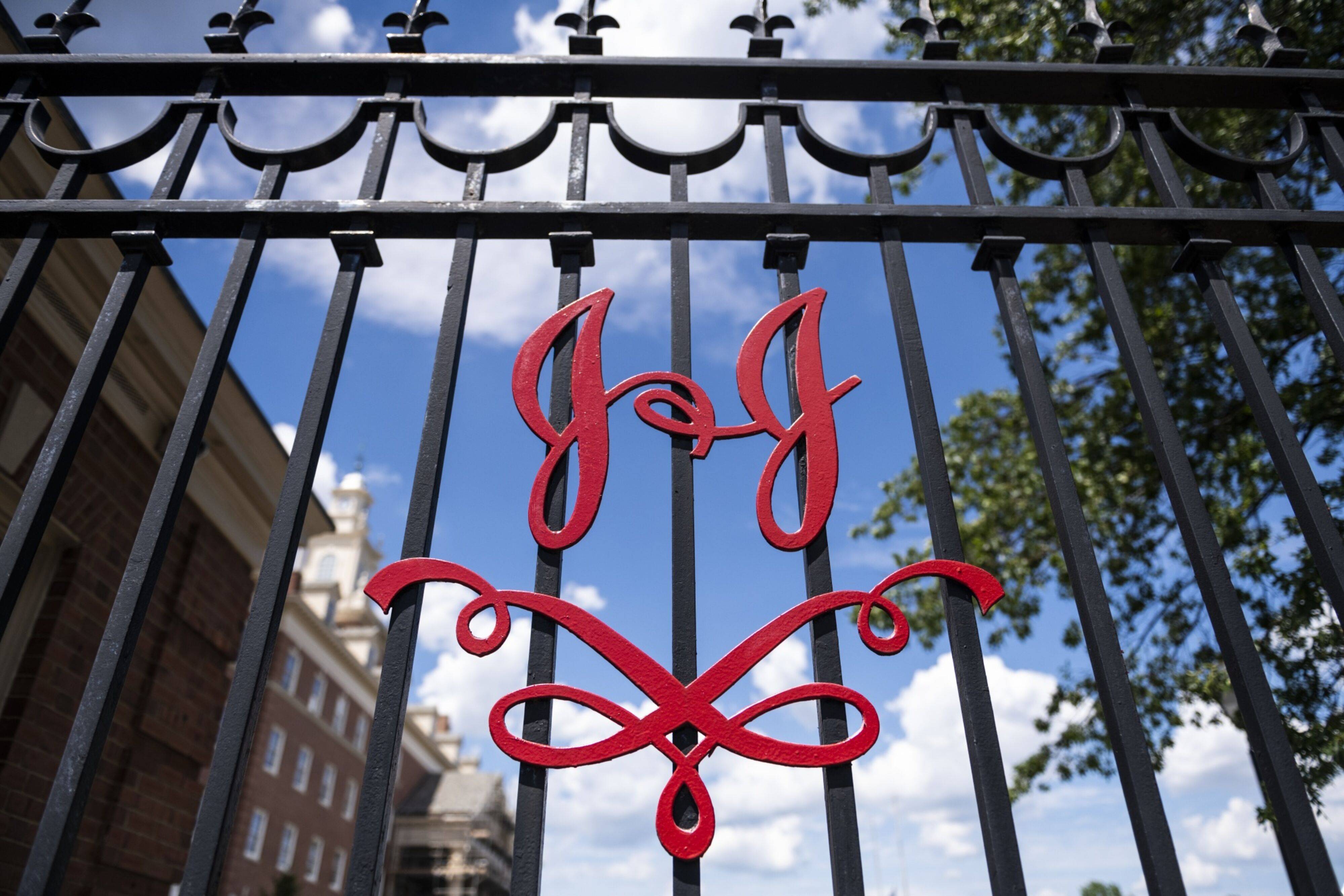 Fachada da sede da Johnson & Johnson em New Brunswick, New Jersey (Bloomberg)