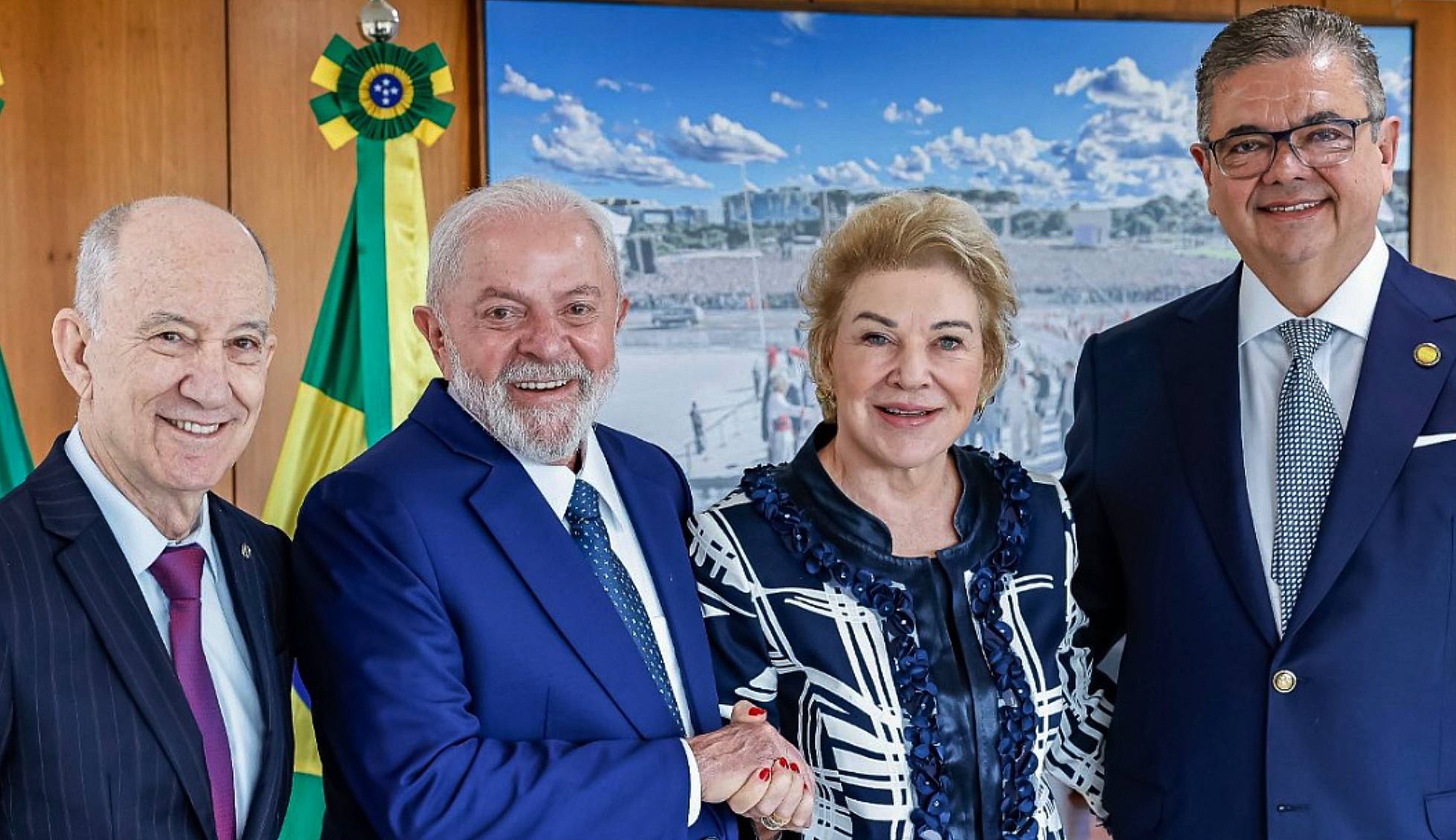 O presidente Luiz Inácio Lula da Silva (PT) recebe a ex-prefeita de São Paulo Marta Suplicy em reunião no Palácio do Planalto (foto: Ricardo Stuckert/PR)