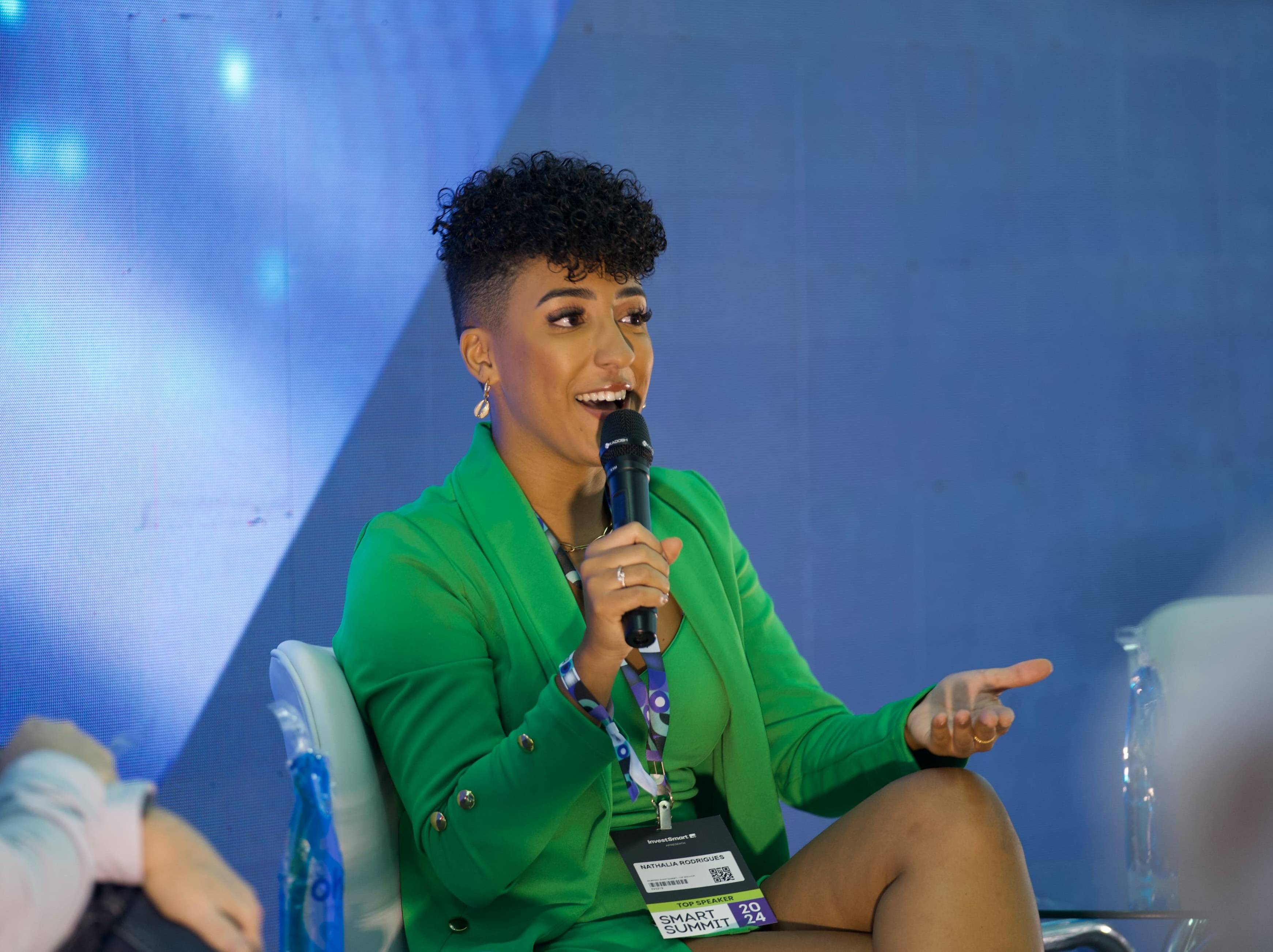 Nath Finanças fala durante painel do Smart Summit 2024. Crédito: Divulgação