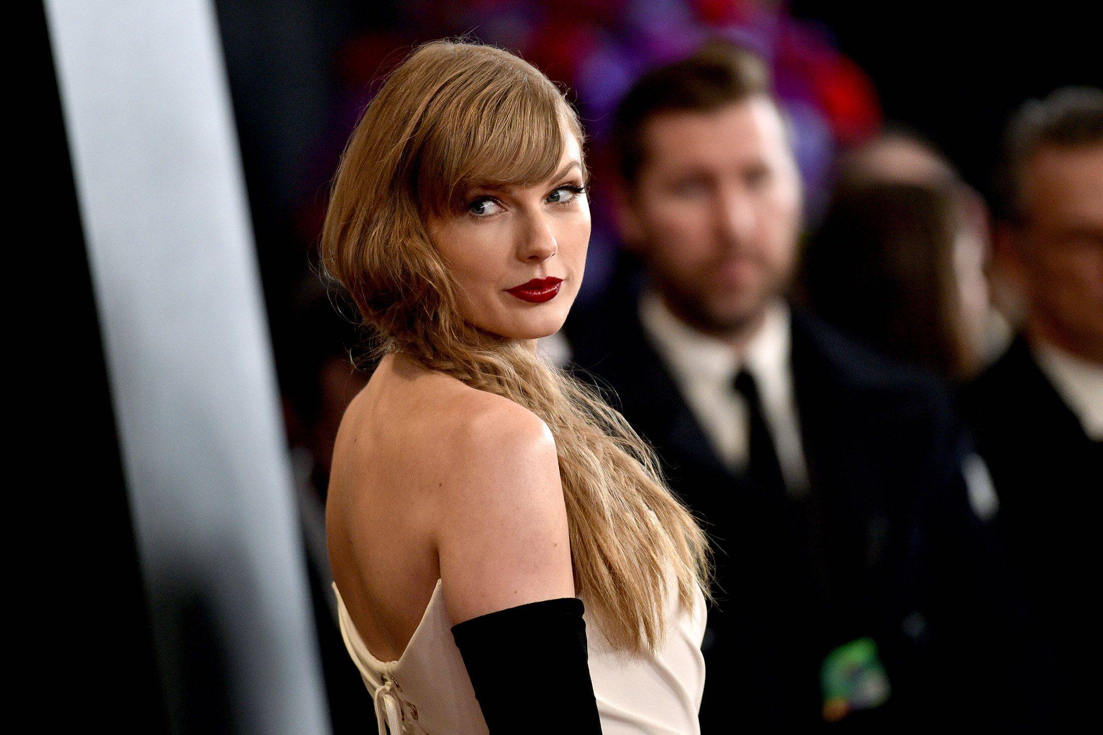 Taylor Swift (66th GRAMMY Awards - Arrivals/ Foto: Bloomberg)