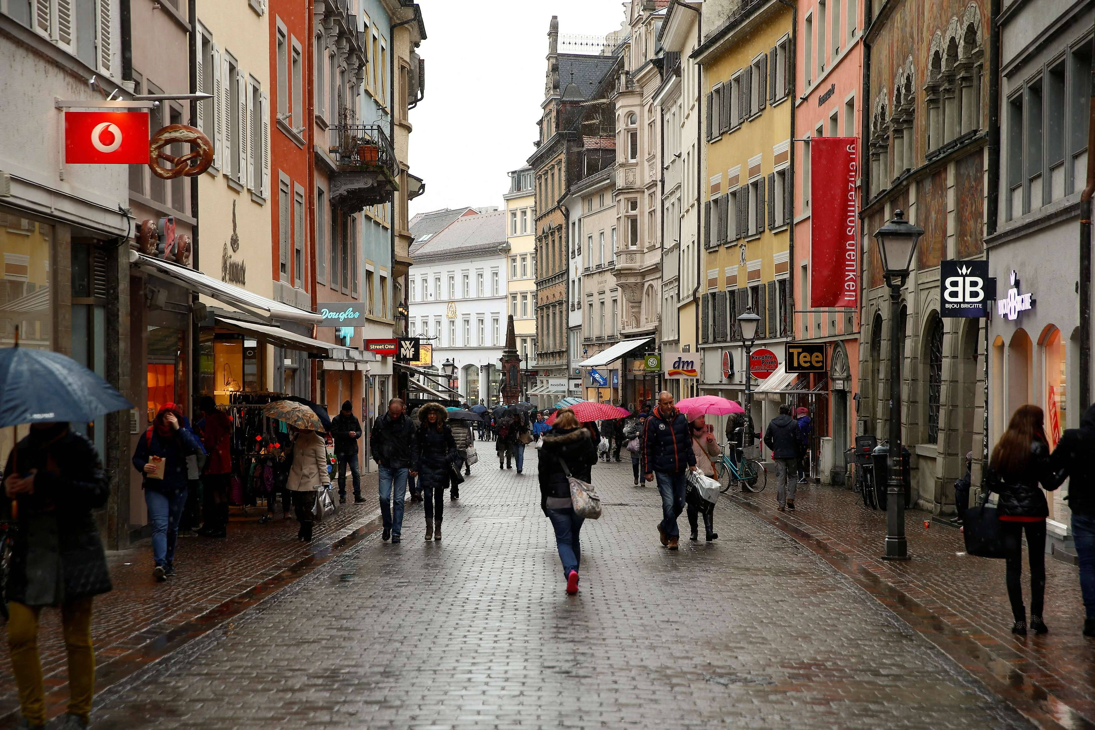 Rua comercial de Konstanz, na Alemanha (Foto: Arnd Wiegmann/Reuters)