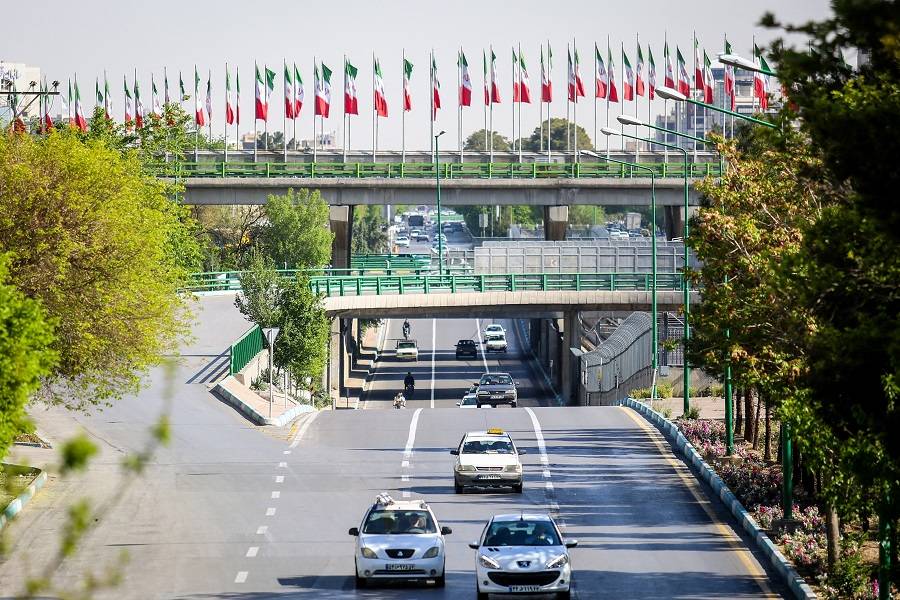 Carros circulam em Isfahan após suposto ataque de Israel
 19/4/2024    Rasoul Shojaie/IRNA/WANA (West Asia News Agency) via REUTERS
