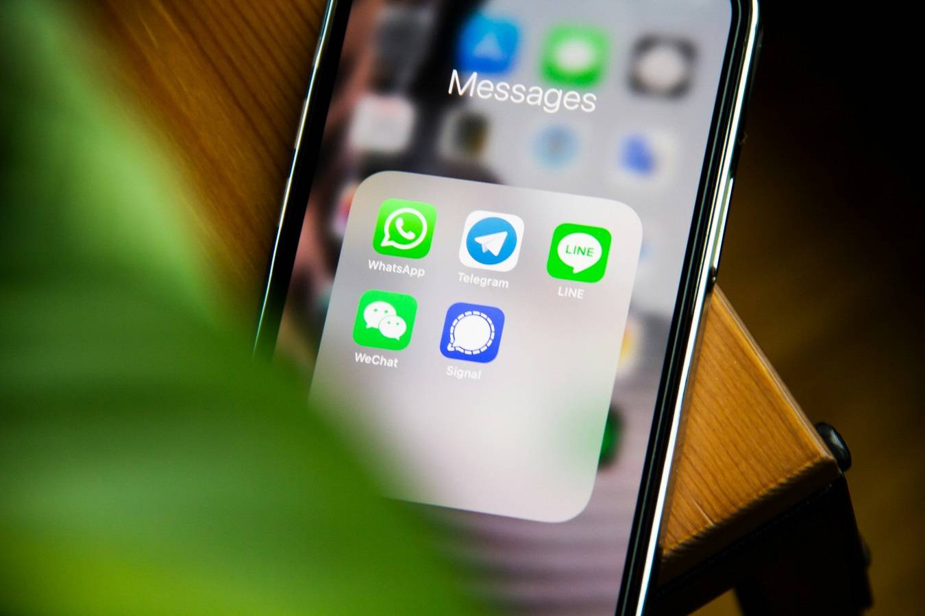 WhatsApp e Telegram removidos da loja de apps na China. Foto: Adem AY/ Unsplash