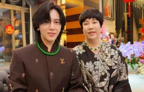Influenciador Wang Hongquanxing e sua mãe (Reprodução: Douyin)