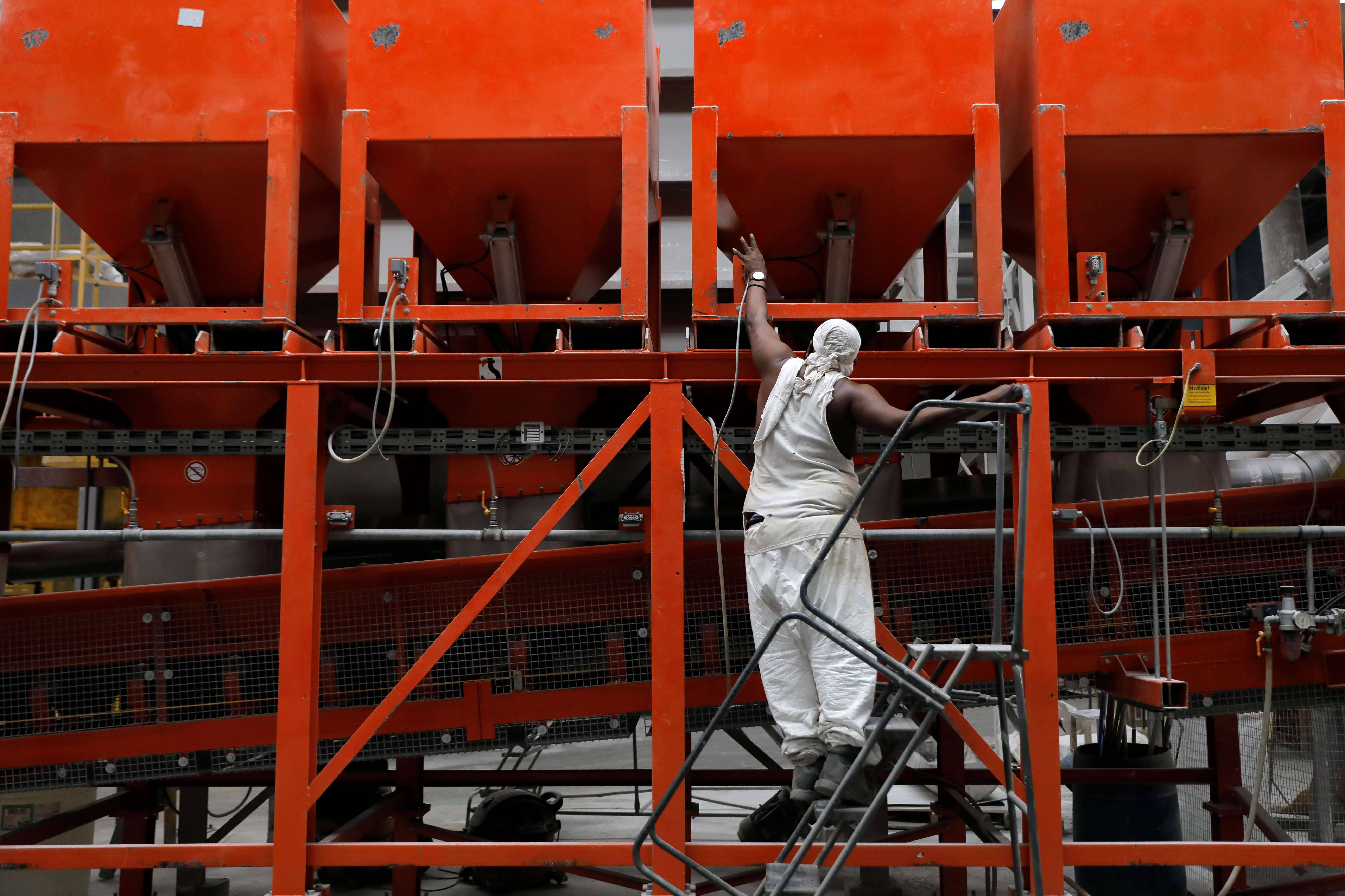 Fábrica em Nova York (Foto: Andrew Kelly/Reuters)