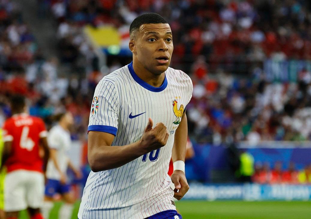 Kylian Mbappé durante partida da seleção da França contra a Áustria pela Eurocopa (REUTERS/Wolfgang Rattay)
