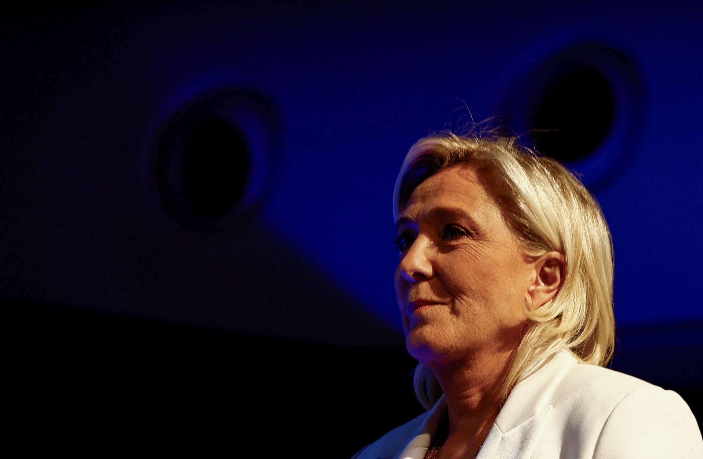 Marine Le Pen em Paris - 9/6/2024 (Foto: Sarah Meyssonnier/Reuters)