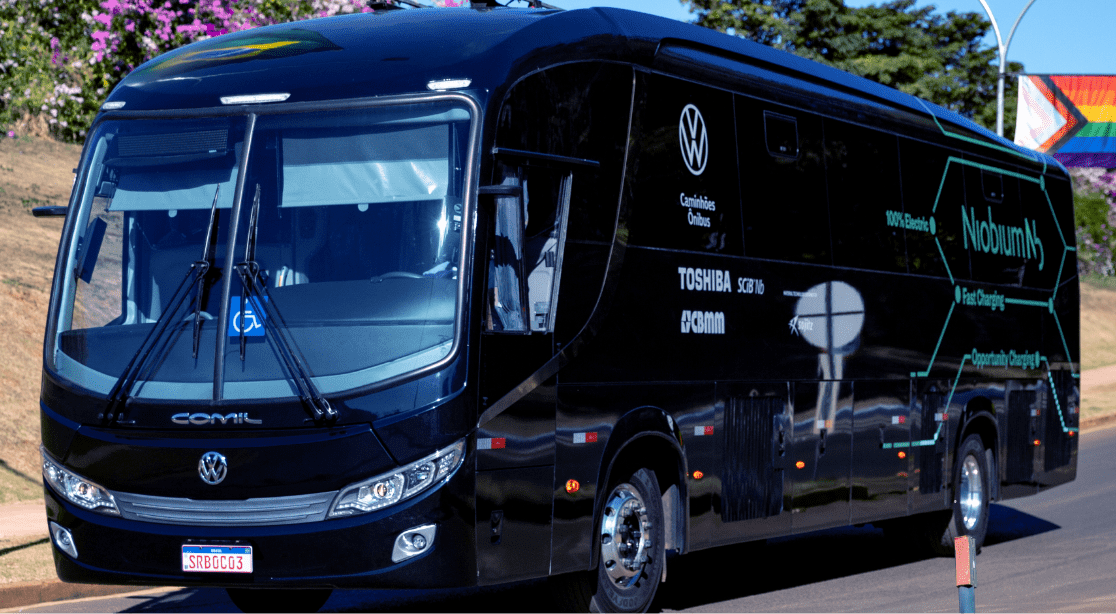 Protótipo de ônibus elétrico com bateria de carregamento ultrarrápido (Divulgação/CBMM)