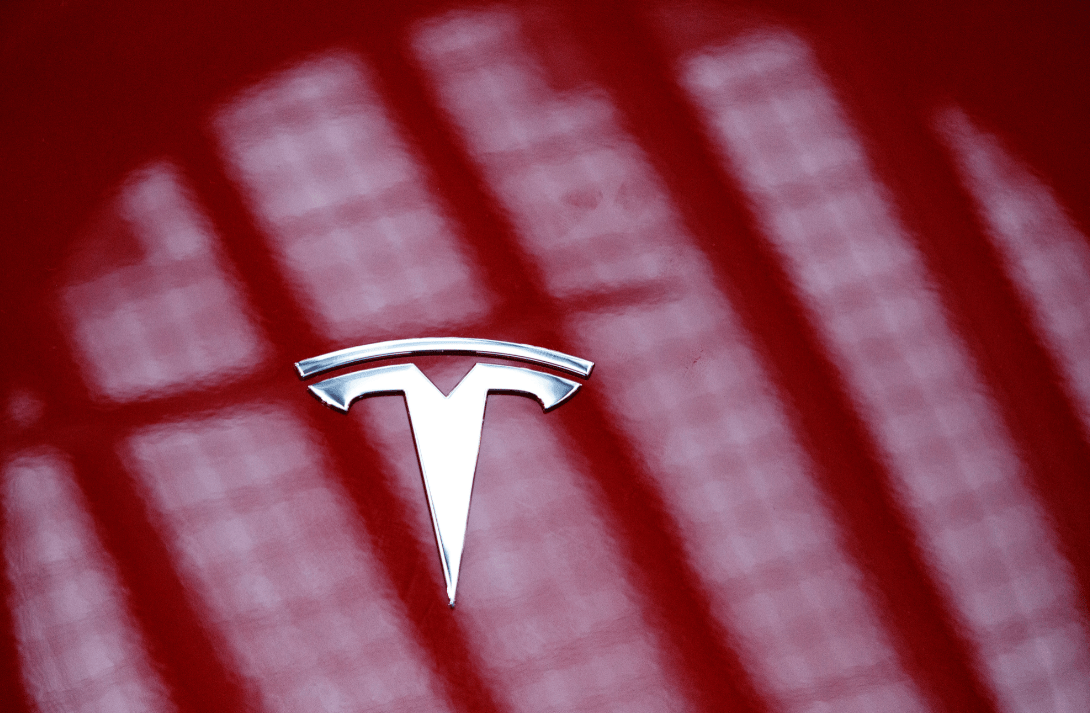 Logo da Tesla (Foto: Bloomberg)