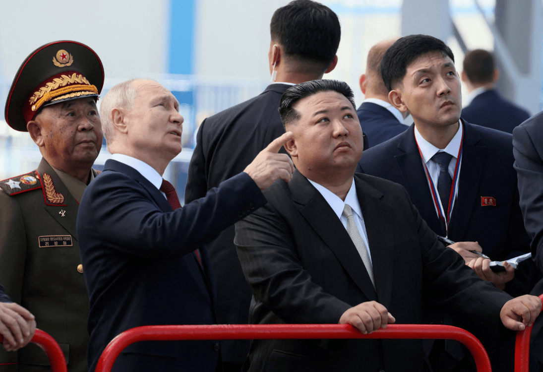 O presidente da Rússia, Vladimir Putin, e o líder da Coreia do Norte, Kim Jong Un, visitam o Cosmódromo Vostochny, no extremo leste da região de Amur, Rússia  (13/09/2023 Sputnik/Mikhail Metzel/Kremlin via REUTERS)

