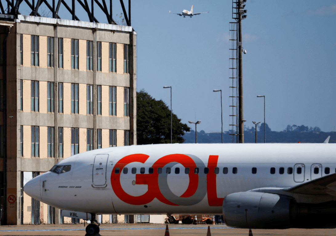 Aeronave da Gol no aeroporto de Brasília; preços de passagens aéreas surpreendeu para cima (Foto: Adriano Machado/Reuters)

