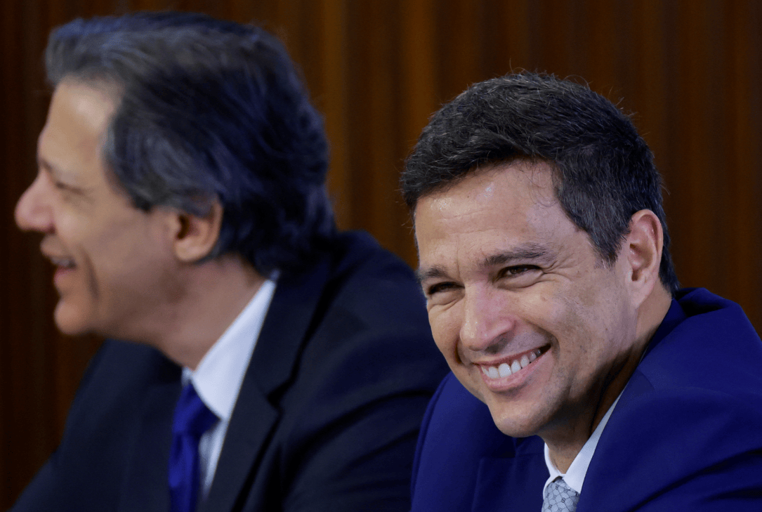 Presidente do Banco Central, Roberto Campos Neto, e o ministro da Fazenda, Fernando Haddad, (REUTERS/Ueslei Marcelino)