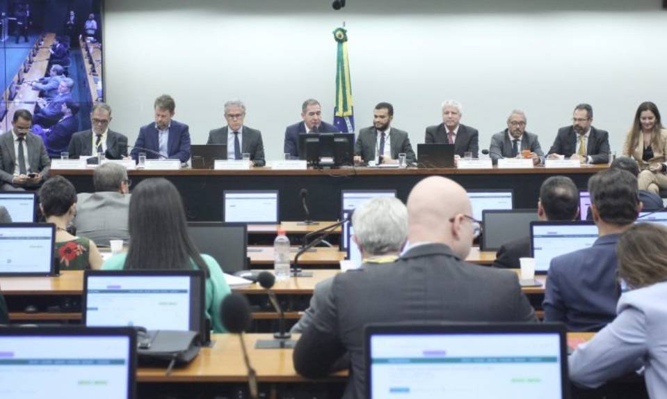 Grupo de trabalho na Câmara discute a regulamentação da reforma tributária (Foto: Vinicius Loures/Câmara dos Deputados)