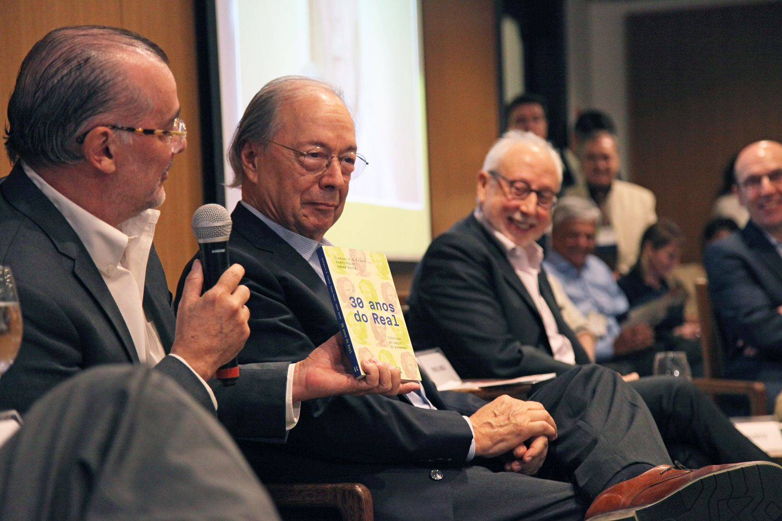 Gustavo Franco, Pedro Malan e Persio Arida participam de evento em comemoração aos 30 anos do Plano Real (Foto: Vinicius Doti / Fundação FHC)