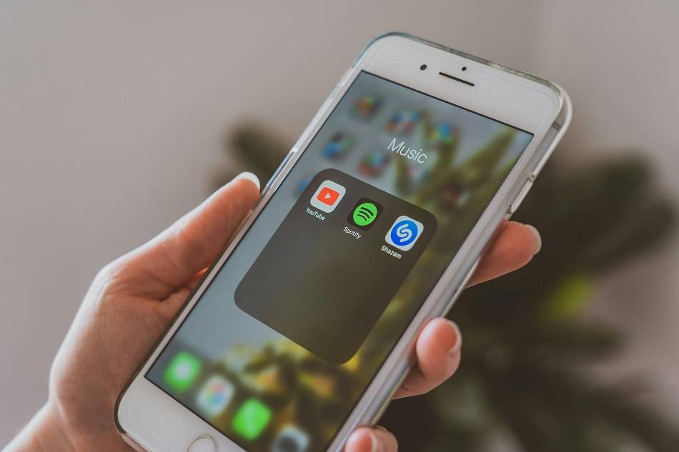 YouTube e outros aplicativos de música (Foto de Castorly Stock/Pexels)