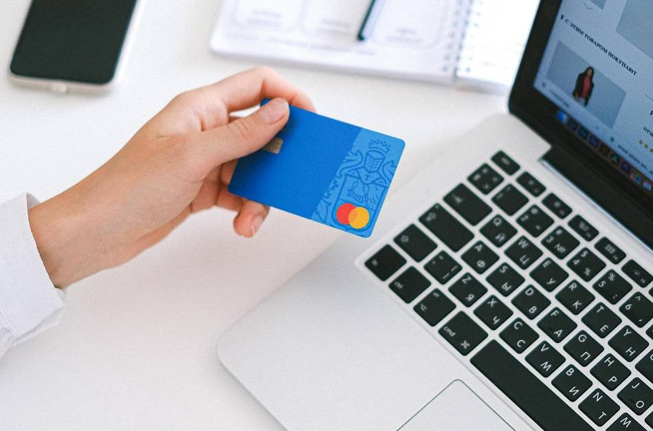 Compra online em e-commerce (Anna Shvets/Pexels)