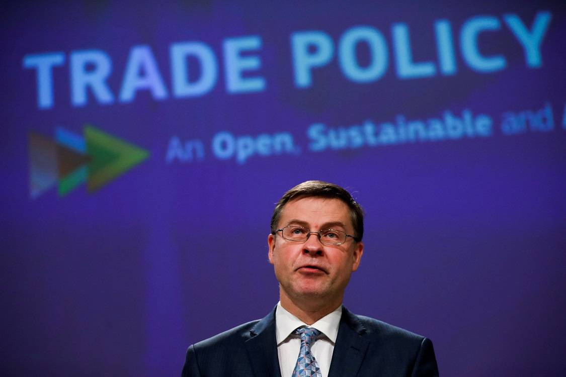 Chefe de comércio da União Europeia, Valdis Dombrovskis, em Bruxelas, Bélgica
18/2/2021 Francisco Seco/Pool via REUTERS/Arquivo