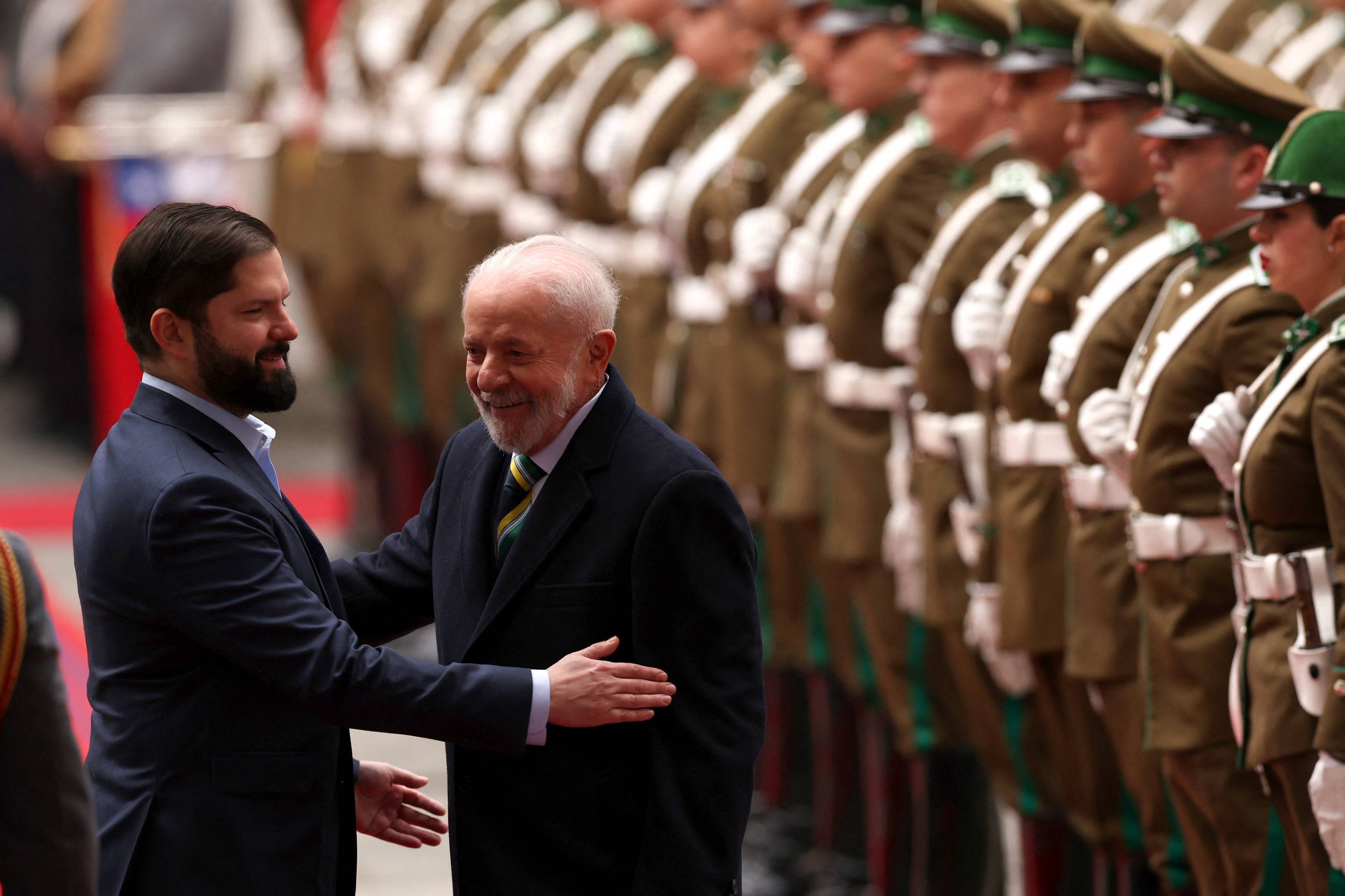 Lula e Boric se cumprimentam em Santiago
05/08/2024
REUTERS/Ivan Alvarado