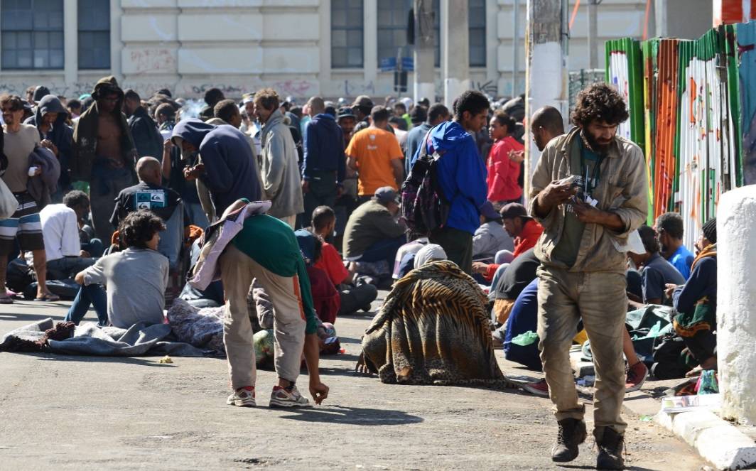 Usuários de drogas e dependentes químicos na região da Cracolândia, no centro de São Paulo (SP) (Foto: Rovena Rosa/Agência Brasil)