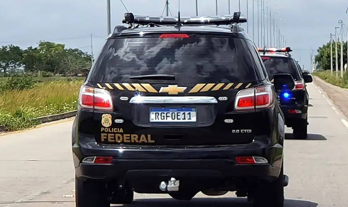 Viaturas da Polícia Federal em ação (Foto: Divulgação/PF)
