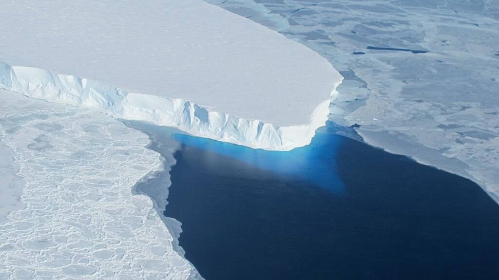 Geleira Thwaites (Foto da NASA via Wikimedia Commons)