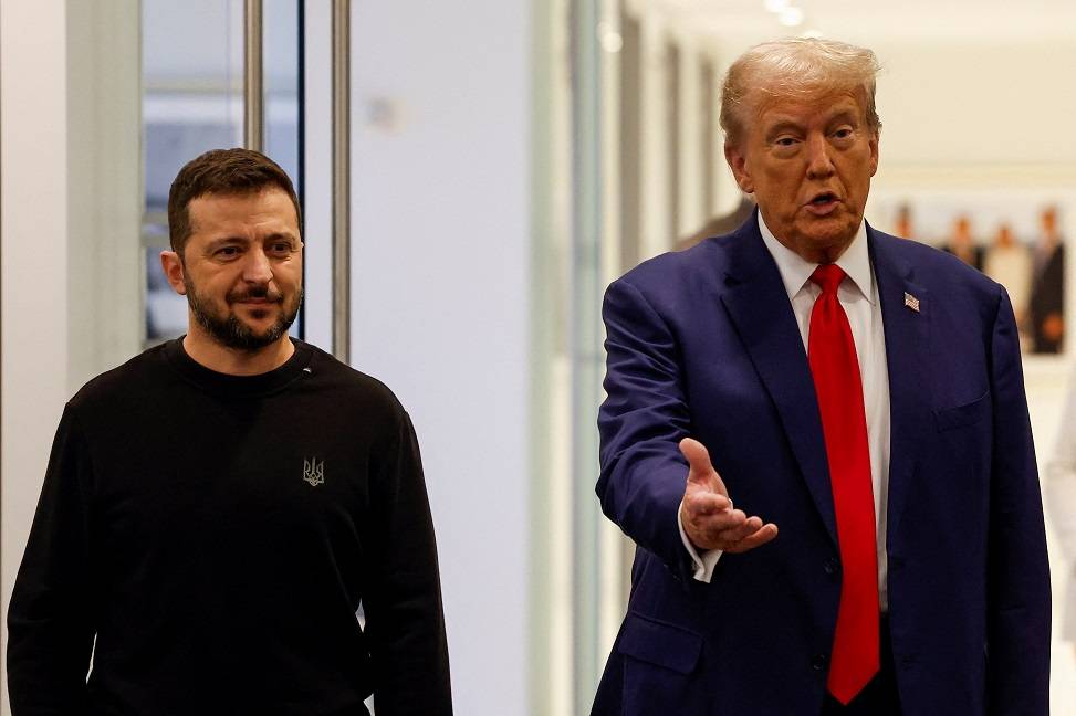 Presidente da Ucrânia, Volodymyr Zelensky, ao lado de Donald Trump, em Nova York (REUTERS/Shannon Stapleton)