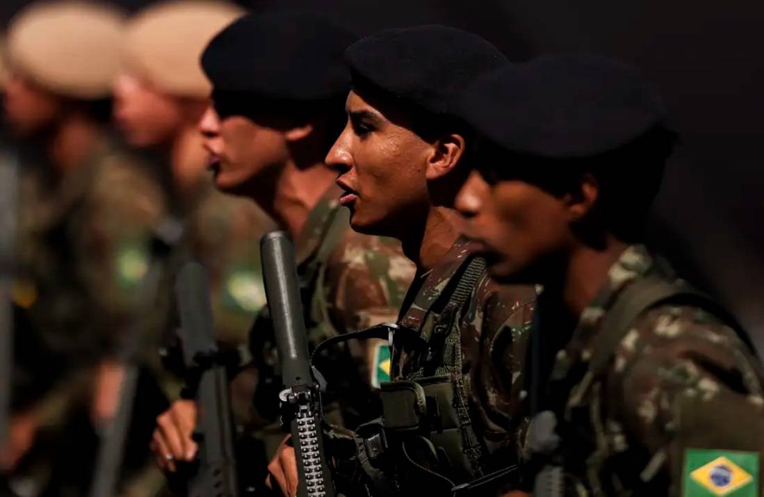 Integrantes das Forças Armadas do Brasil (Foto: Marcelo Camargo/Agência Brasil)